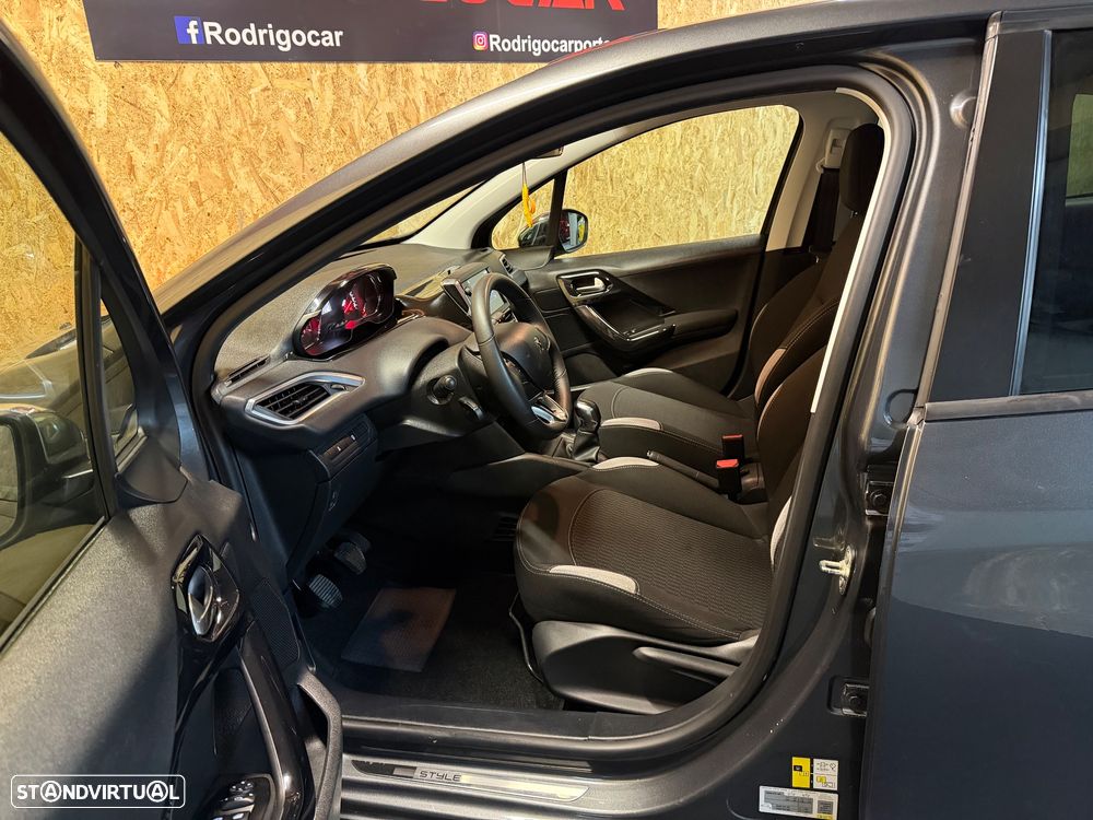 Peugeot 208 82 VTI Style - 6