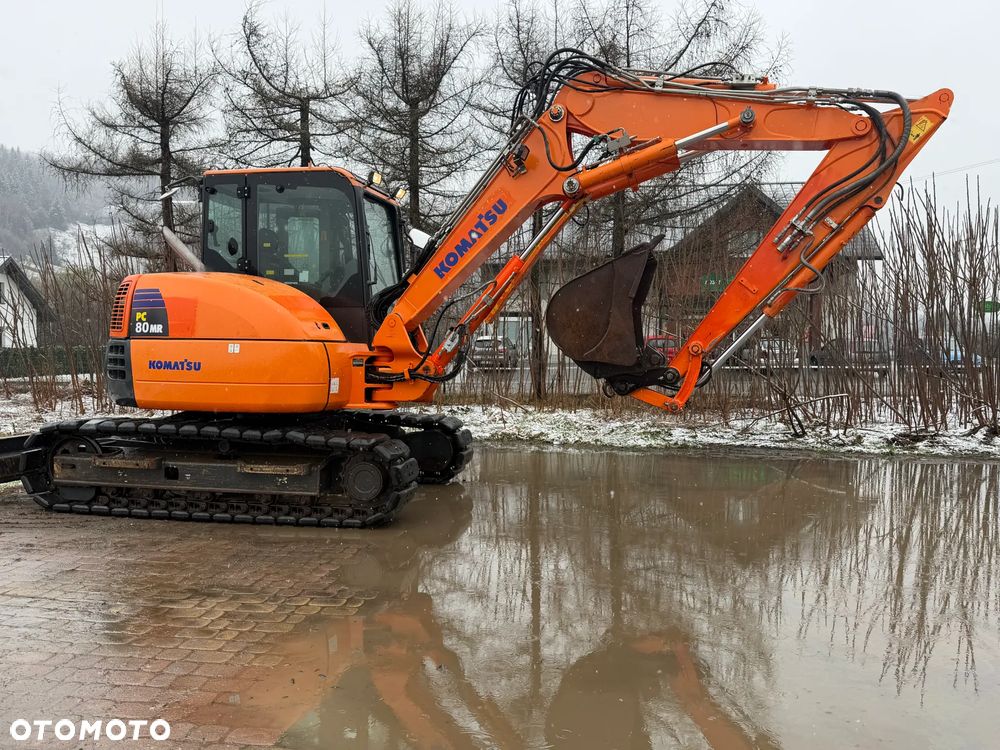 Komatsu Koparka Gąsienicowa 8 ton PC80MR-3. Sprowadzona z Norwegii. Centralne smarowanie!! Maszyna  jak Nowa 2016rok. 3200mtg 3x łamane Ramię. Klima ser.DEKRA. Własna pompa paliwa. Ani deka luzów i wycieków. Gąsienice klepki bez zużycia! Podwozie w pięknym stanie. Okazja Maszyna zadbana!! Po serwisach eksploatacyjnych. - 16
