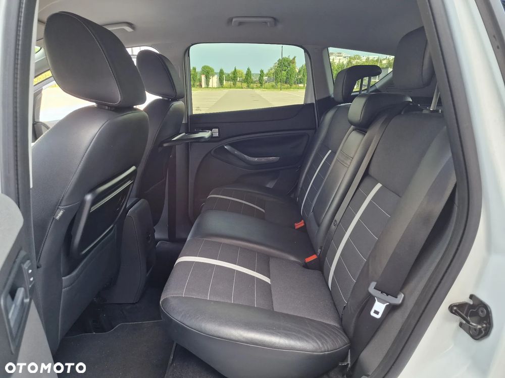 Ford Kuga 2.0 TDCi 4x4 Trend - 23