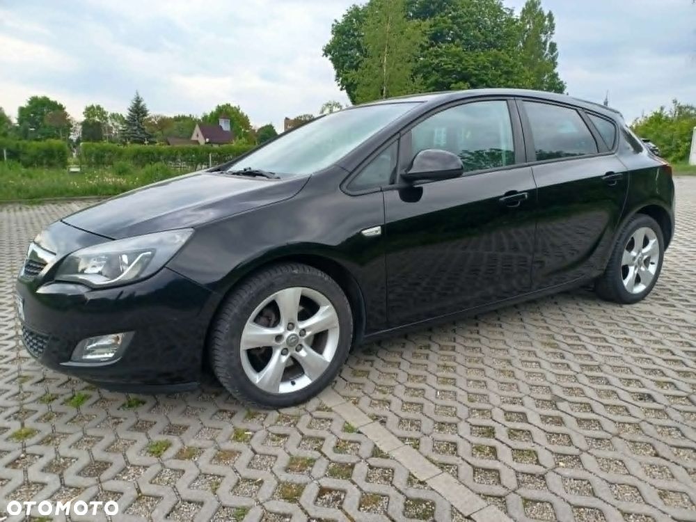Opel Astra 1.7 CDTI DPF Innovation - 1
