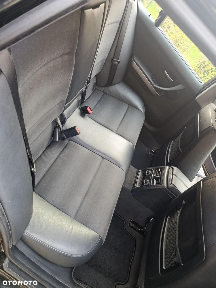BMW Seria 3 325i - 17