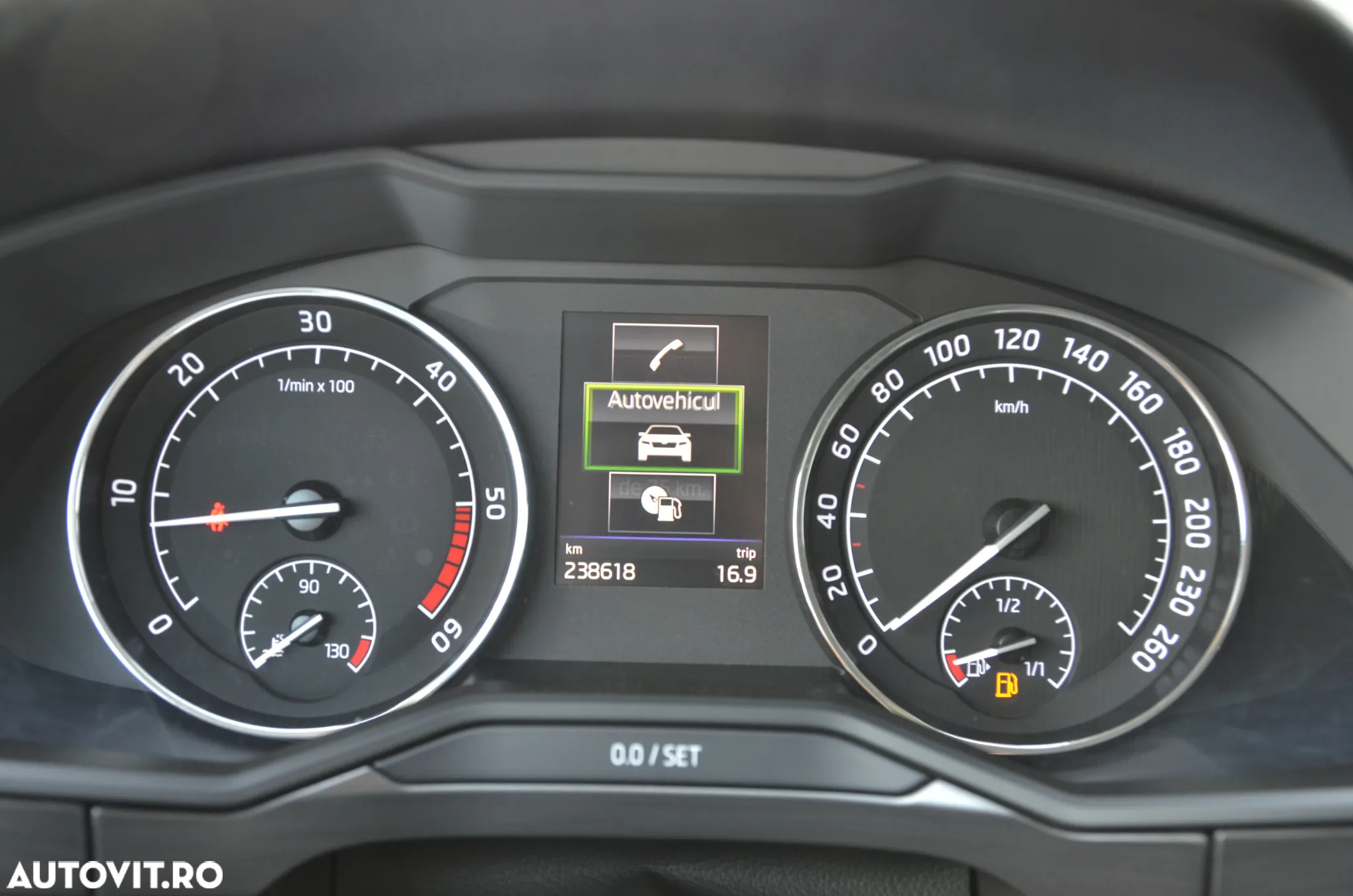 Skoda Superb 2.0 TDI DSG Style - 23