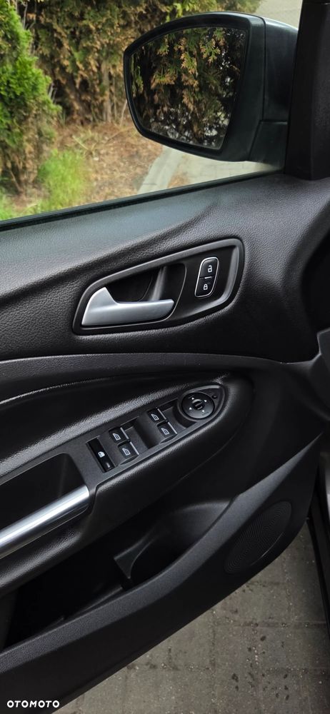 Ford Kuga 1.5 EcoBoost 2x4 Cool & Connect - 21