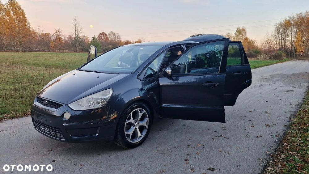Ford S-Max - 21