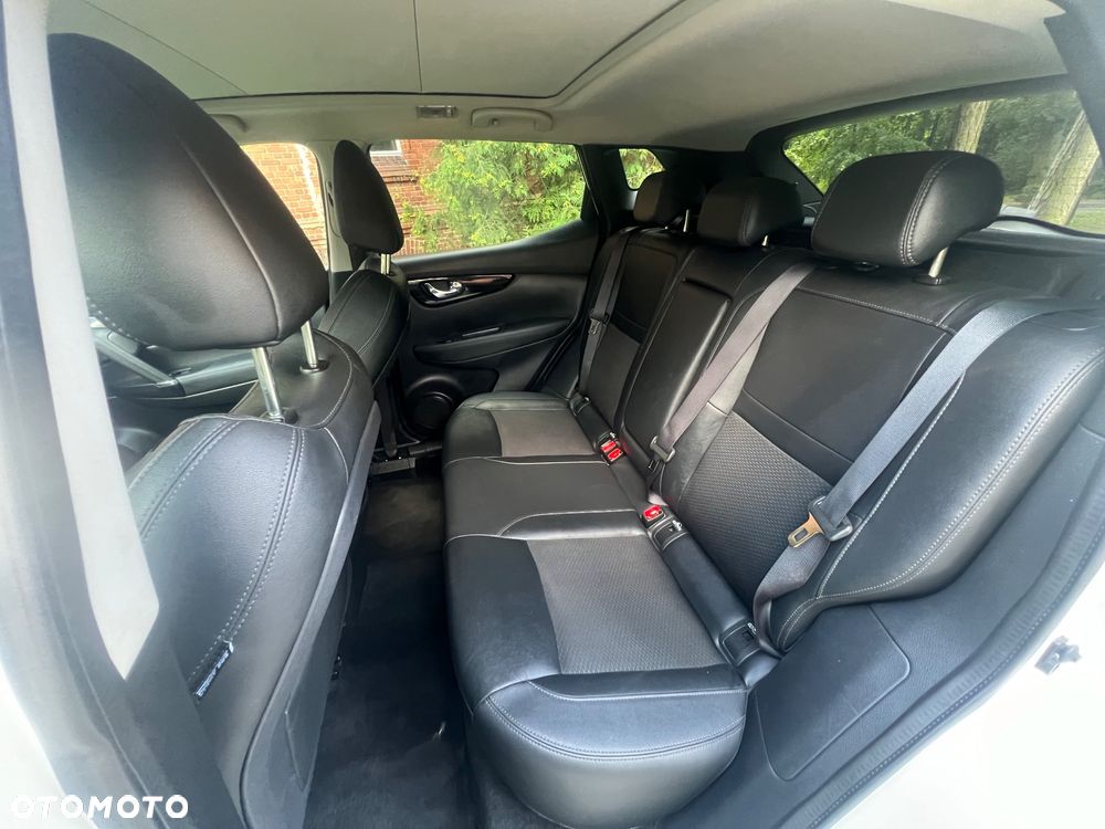 Nissan Qashqai 1.6 DCi Xtronic TEKNA - 8