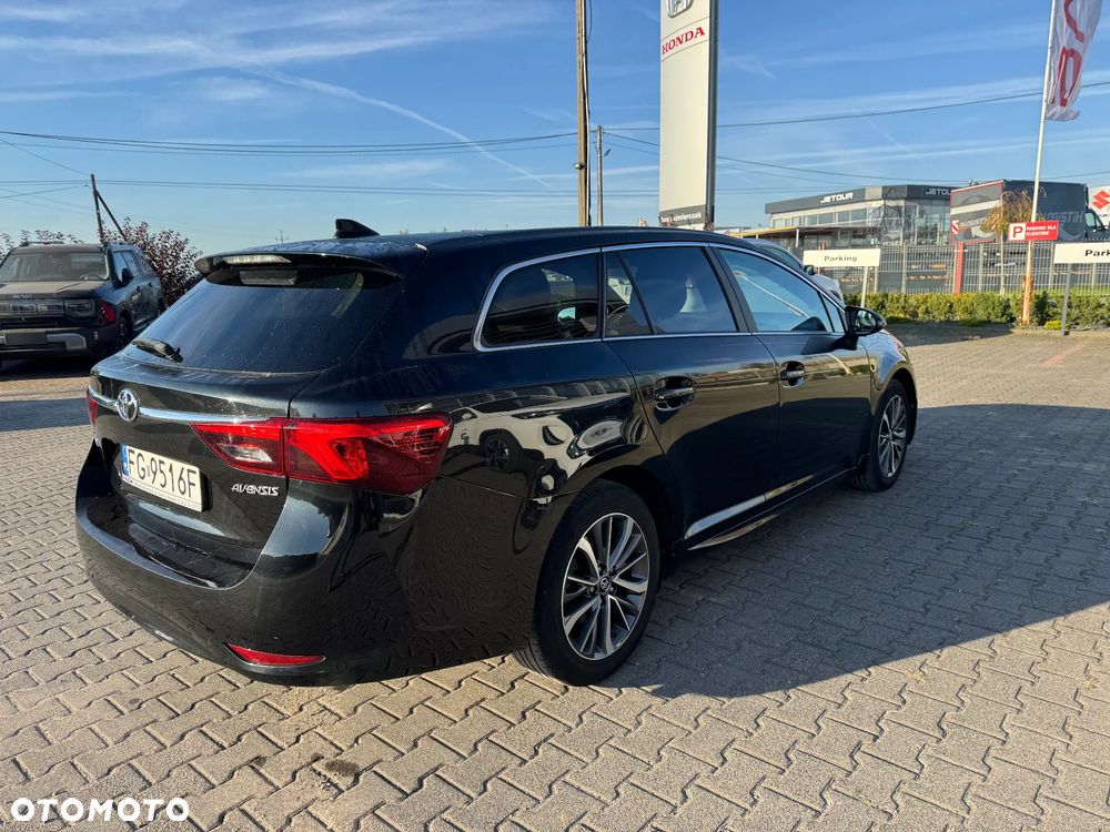 Toyota Avensis 2016 photo 3