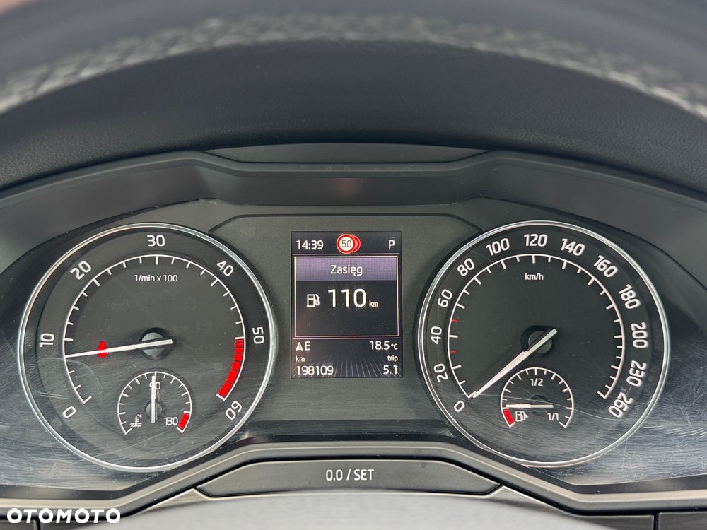 Skoda Superb 2.0 TDI DSG Premium Edition - 31