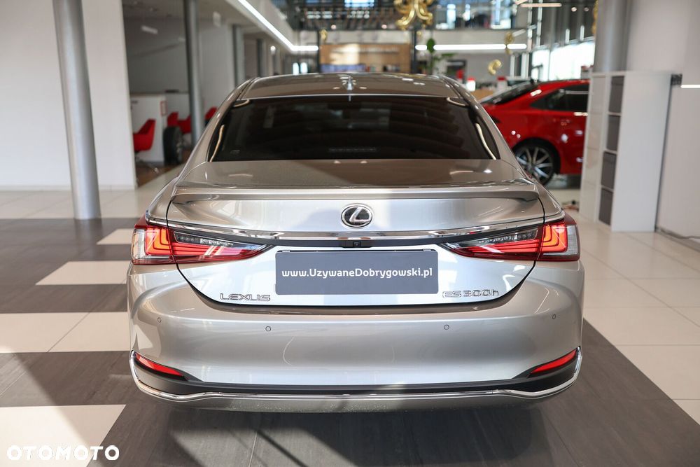 Lexus ES 300h Business Edition - 5
