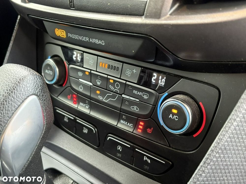 Ford Transit Connect - 17