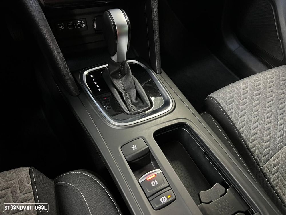 Renault Mégane Sport Tourer 1.6 E-Tech Plug-In Limited - 19