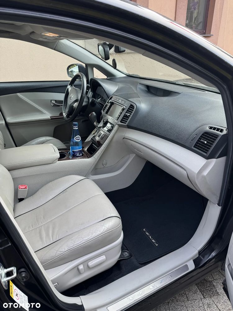 Toyota Venza 3.5 V6 AWD - 10