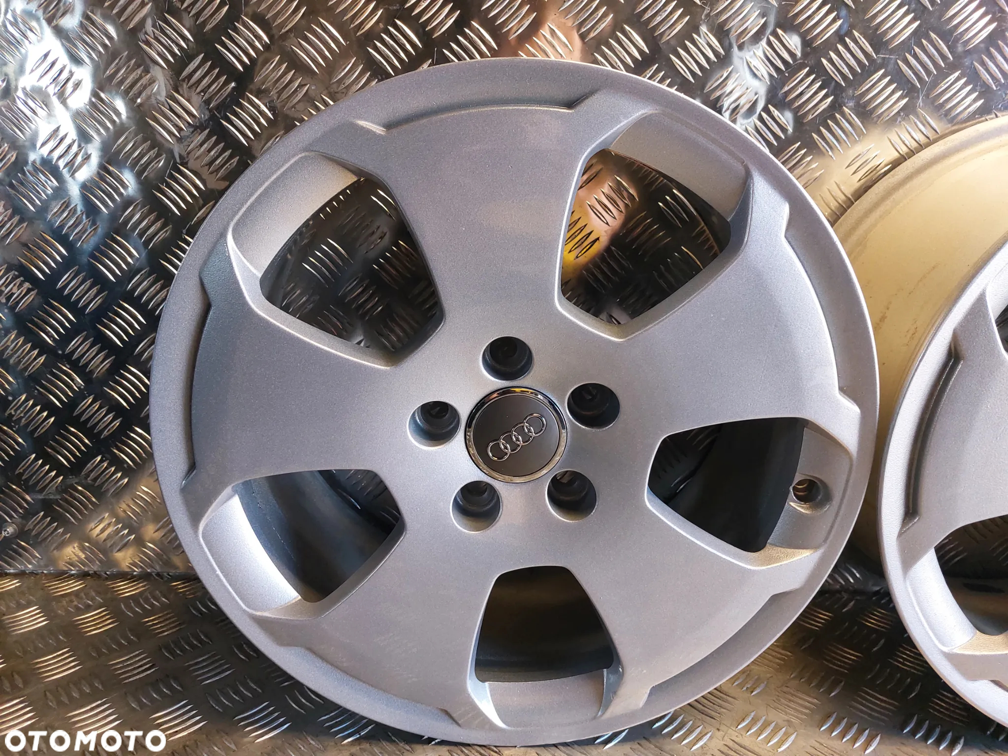 AUDI A3 8P FELGI ALUMINIOWE R17 7.5J ET54 5X112 ORYGINAŁ ODŚWIEŻONE! - 2