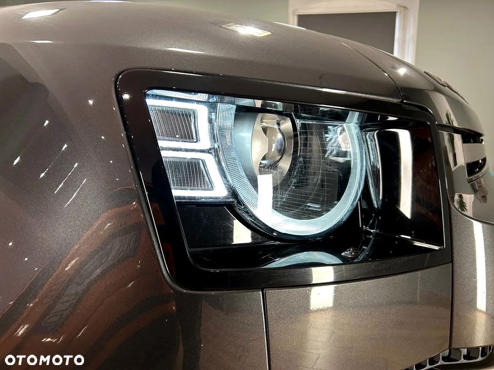 Land Rover Defender 3.0 D250 mHEV X-Dynamic HSE - 10