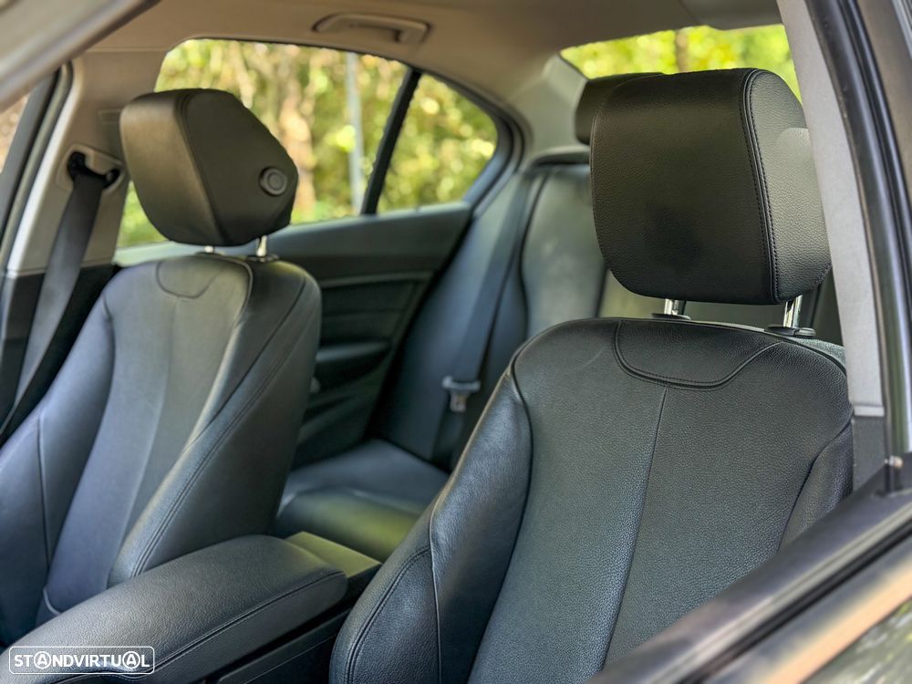BMW 318 d Auto Pack M - 14