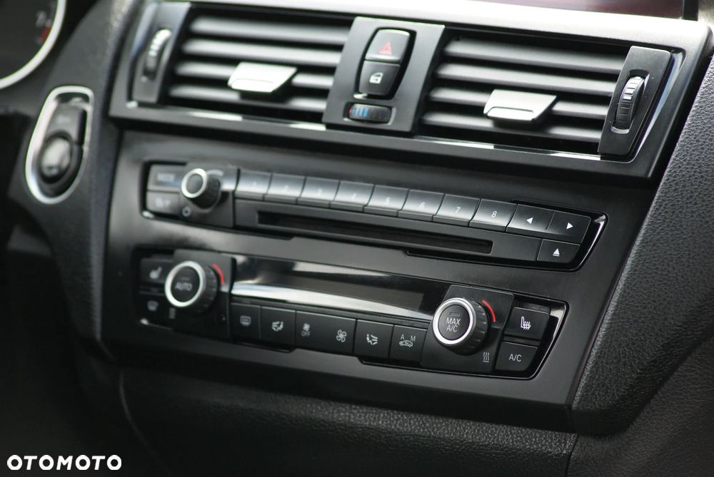 BMW Seria 1 116i - 12