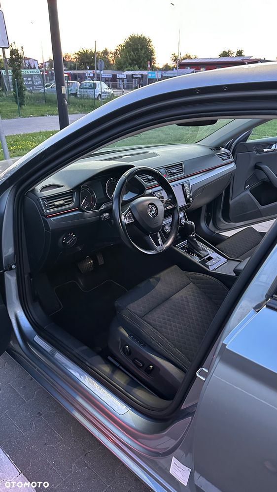Skoda Superb 2.0 TDI Sportline DSG - 16