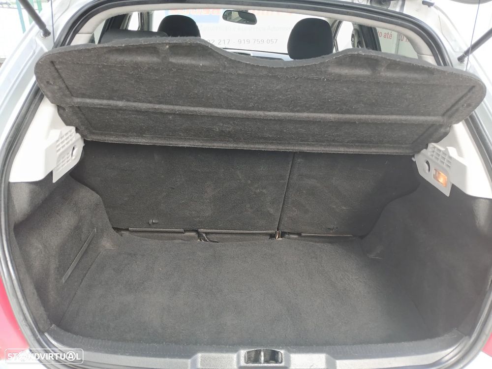 Peugeot 207 1.4 HDi Active - 28