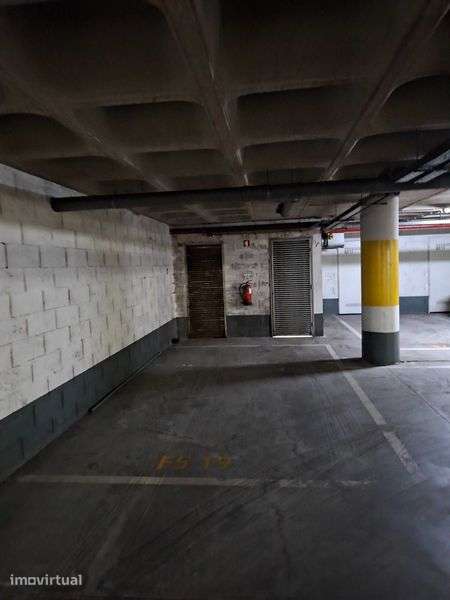 Lugar de estacionamento Studio Residence Arrabida Shopping - Grande imagem: 2/3
