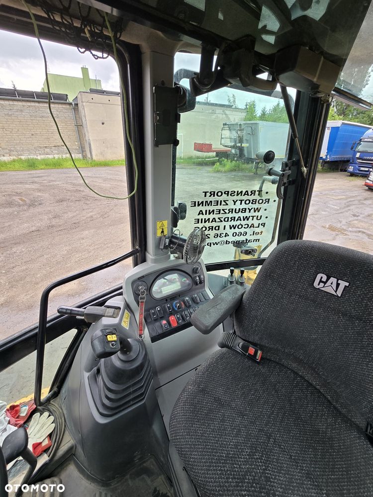 Caterpillar 432F2 - 9