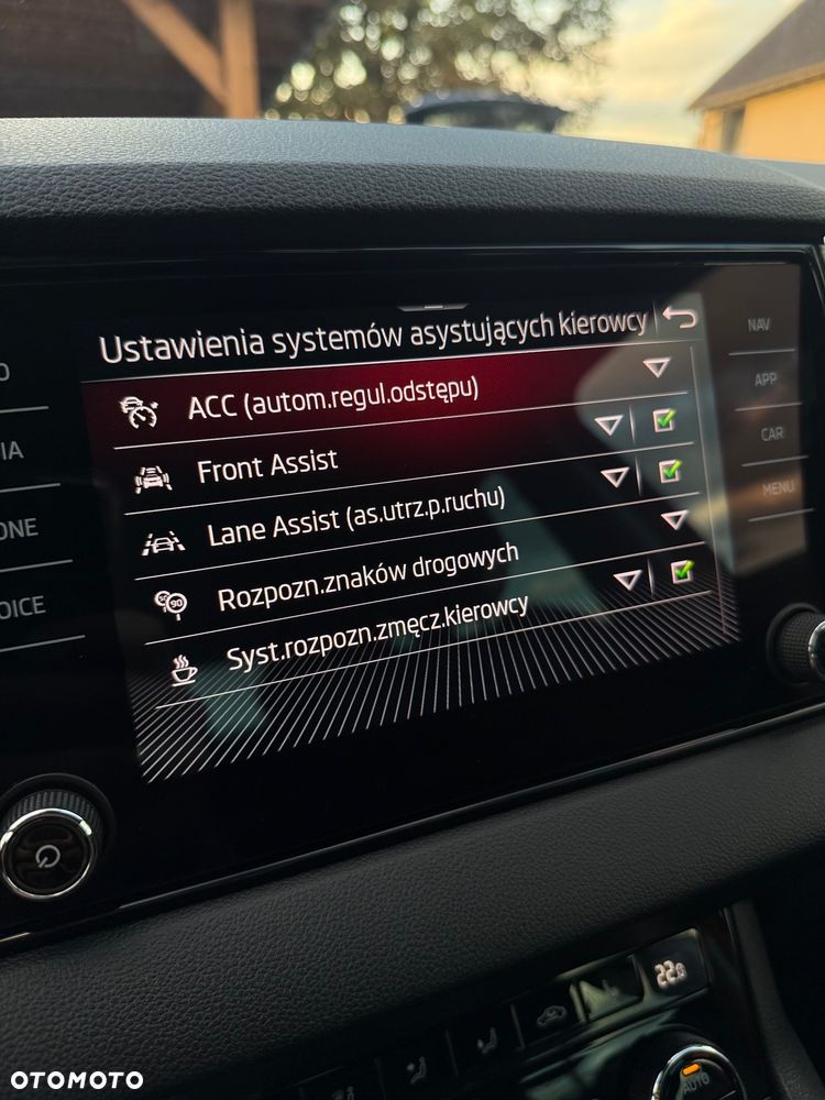 Skoda Karoq 2.0 TDI SCR 4x4 Style DSG - 33