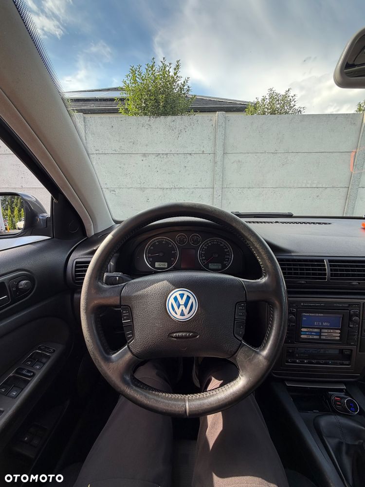 Volkswagen Passat 1.6 Basis - 6