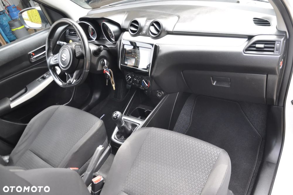 Suzuki Swift 1.2 Dualjet Allgrip Comfort - 11