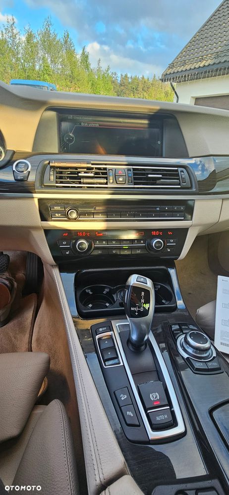 BMW Seria 5 528i xDrive Luxury Line - 16