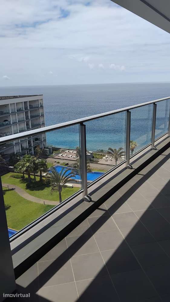 Apartamento T2 com piscina, terraço e garagem - Grande imagem: 2/3