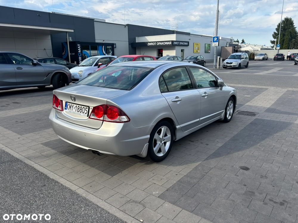 Honda Civic 1.8 Executive - 4