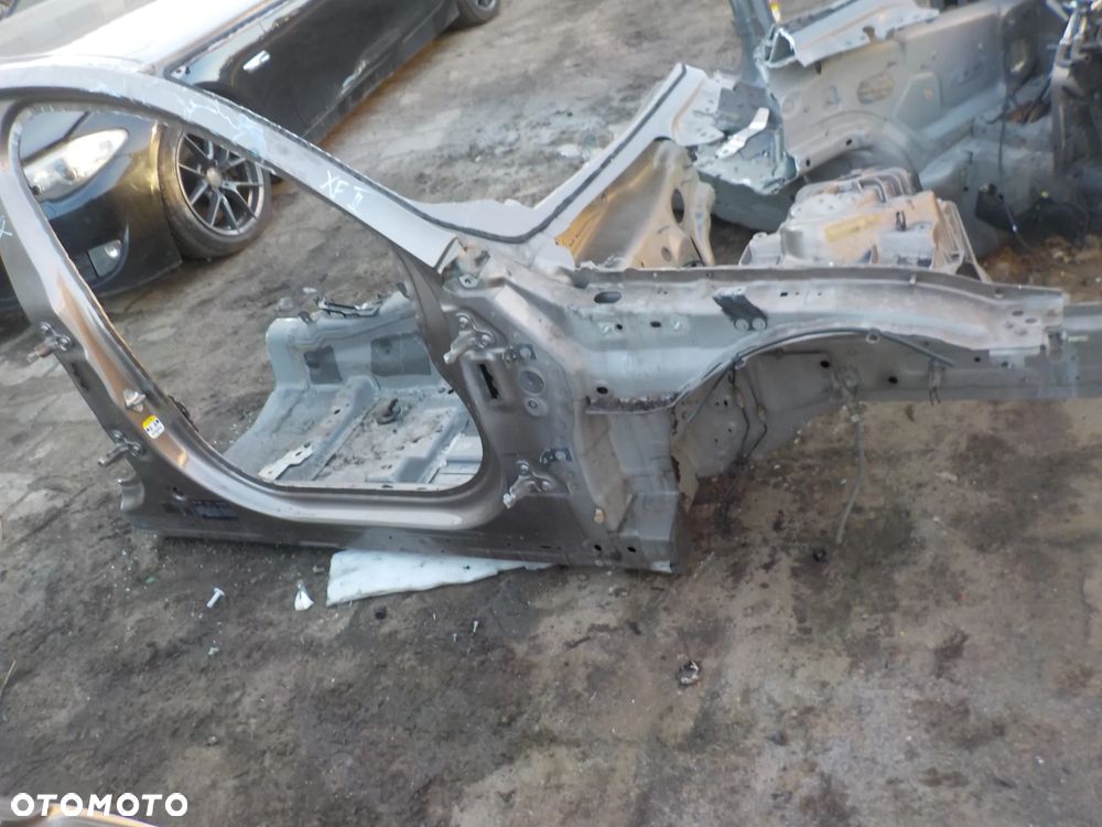 JAGUAR XF X260 ĆWIARTKA PODŁUŻNICA PRAWA - 1