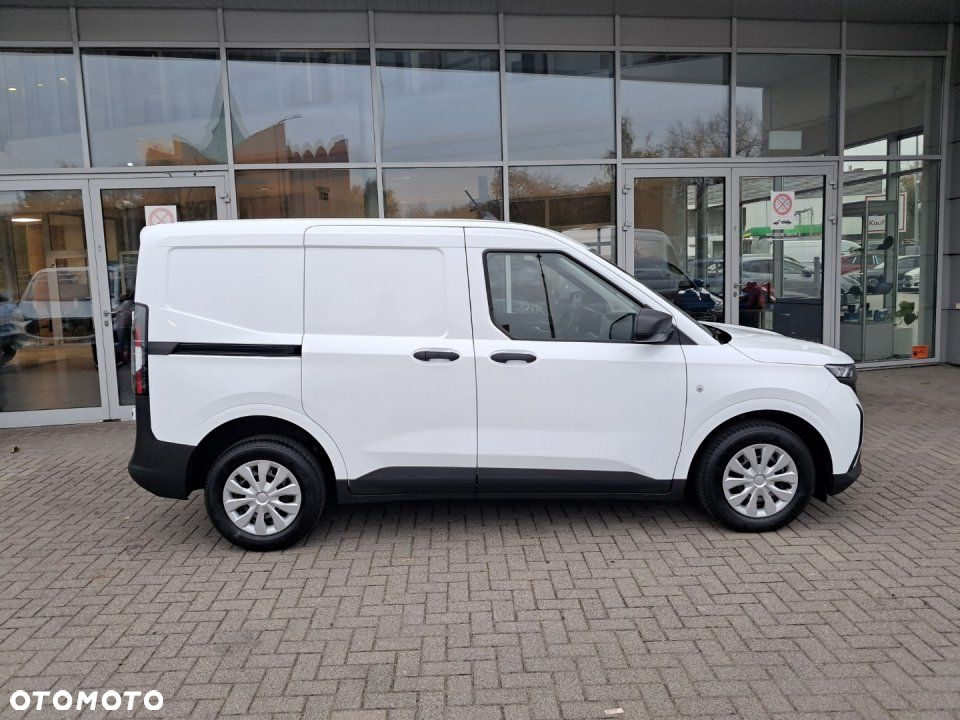 Ford Transit Courier - 9