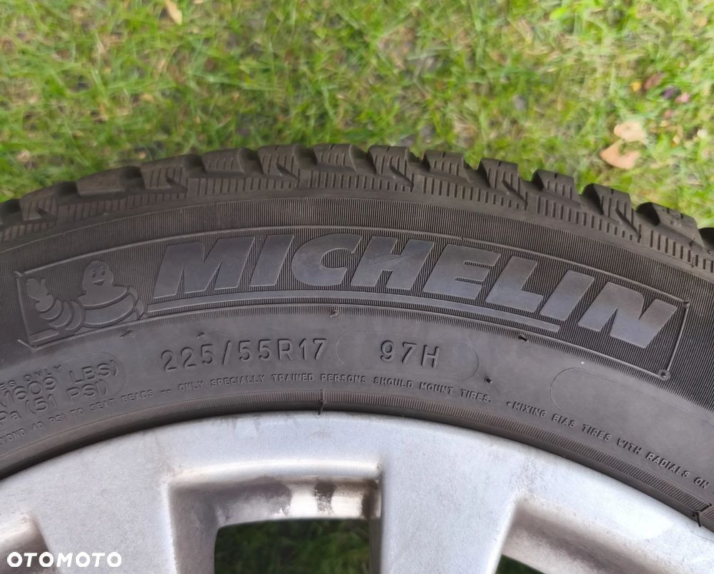 Alufelgi 17" BMW z oponami zimowymi Michelin Alpin5 225/55 - 2