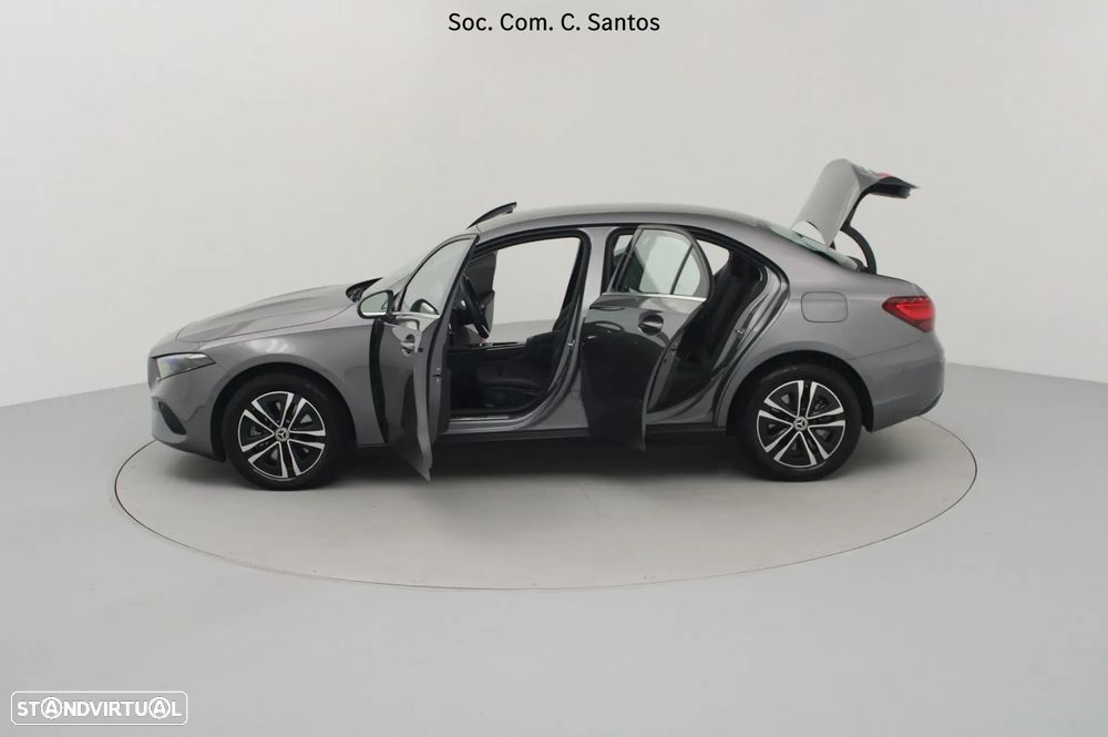 Mercedes-Benz A 250 Limousine e - 7