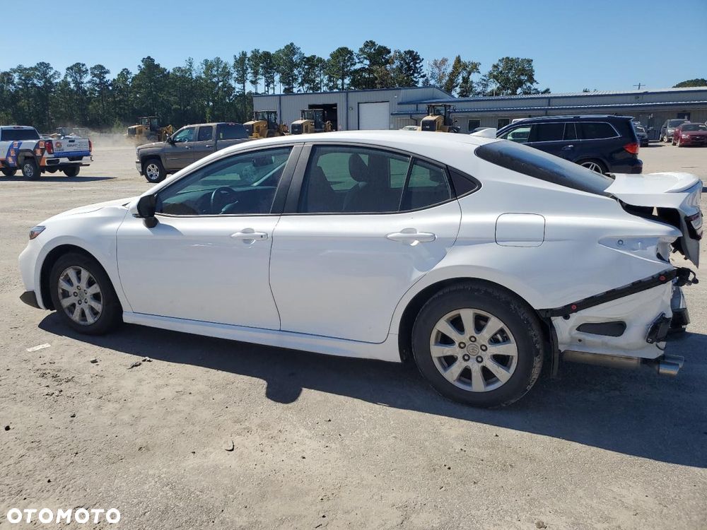 Toyota Camry - 3