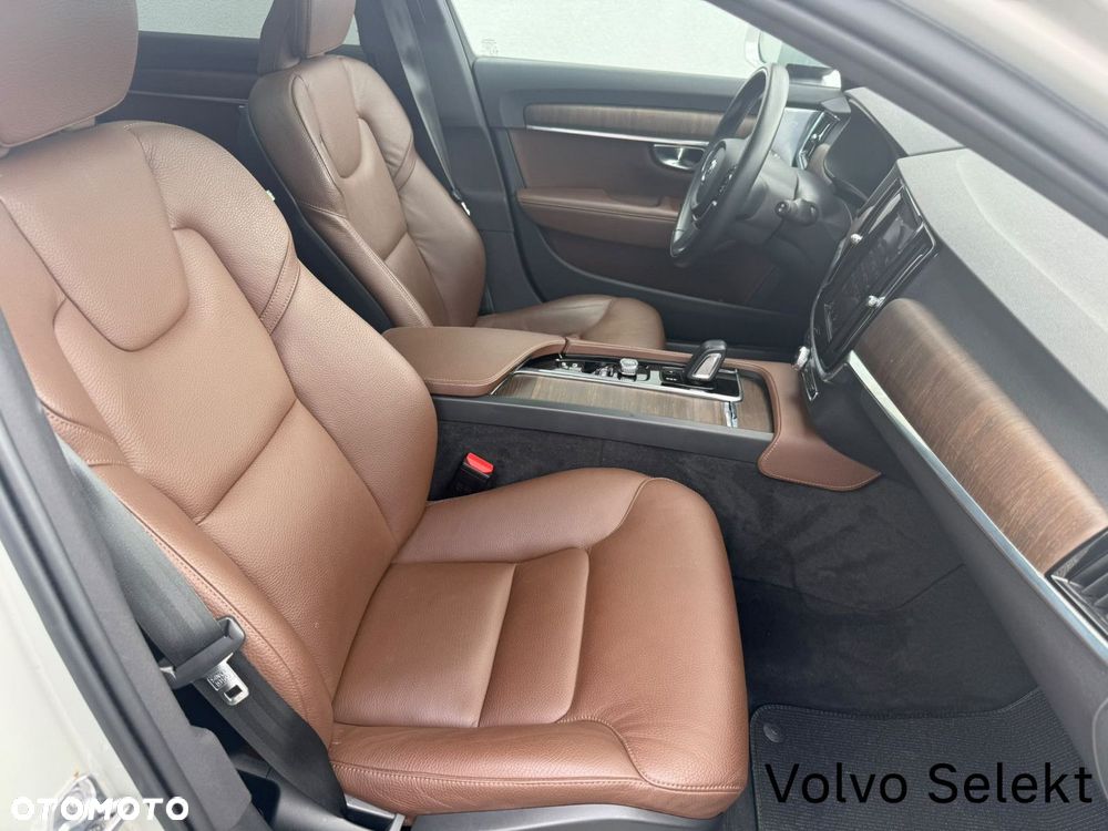 Volvo V90 Cross Country - 34