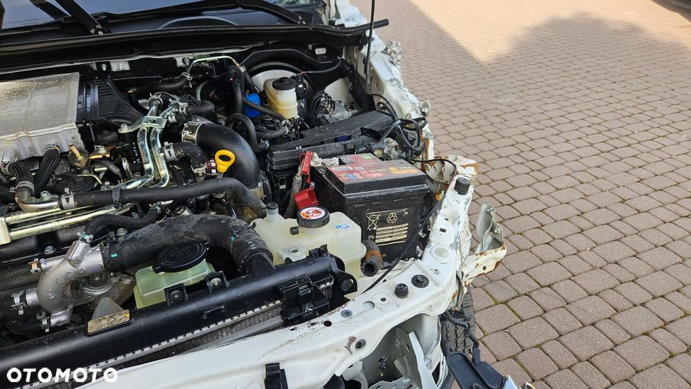 Toyota Hilux 2.8 D-4D Double Cab SR5 4x4 - 35