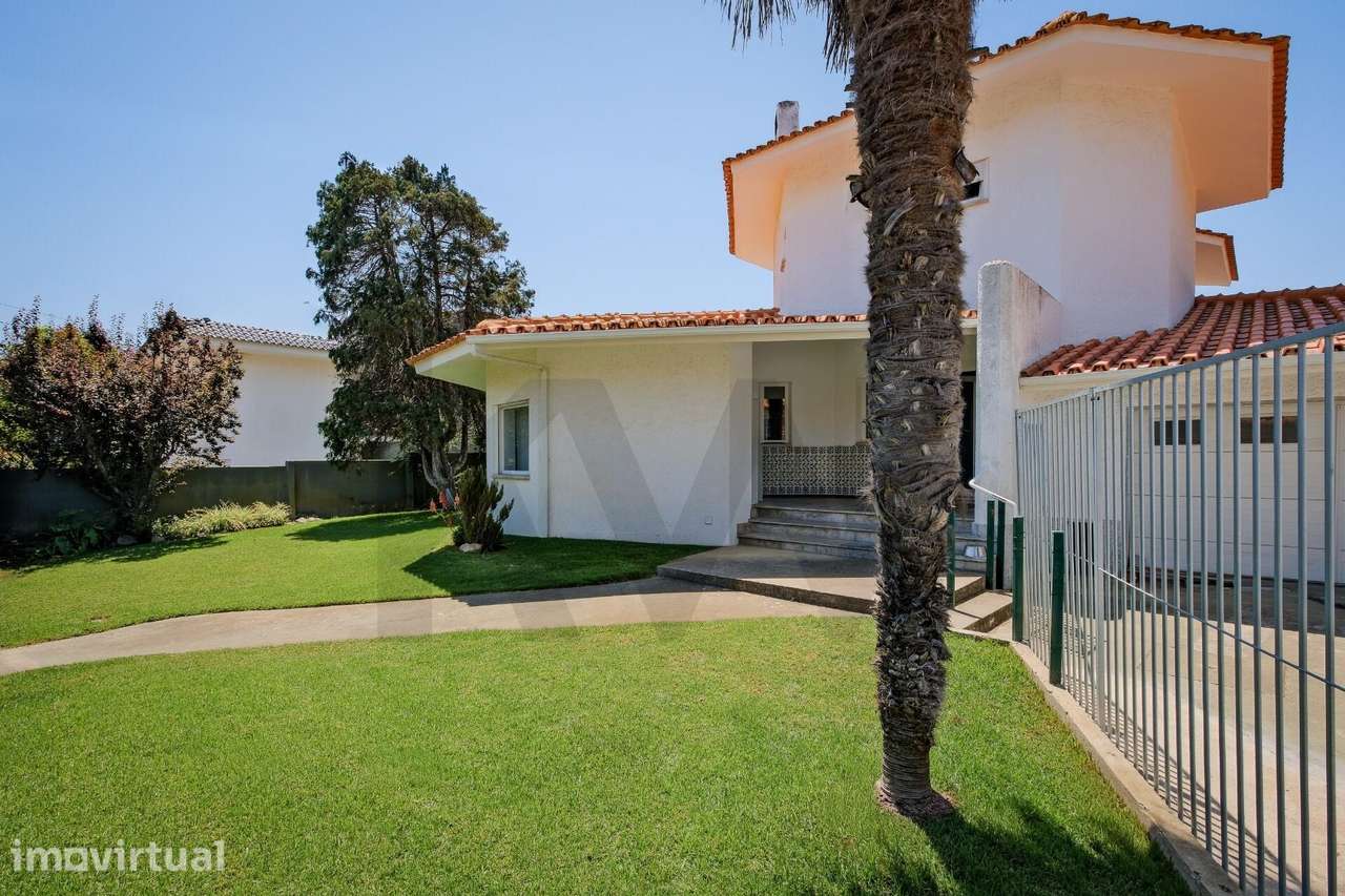 Moradia T7 Isolada com piscina e garagem  no Bairro de Santa Teresinha - Grande imagem: 3/60