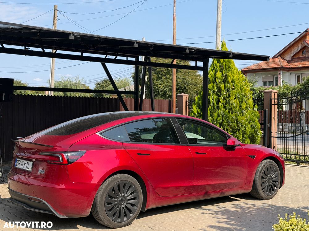 Tesla Model 3 - 4