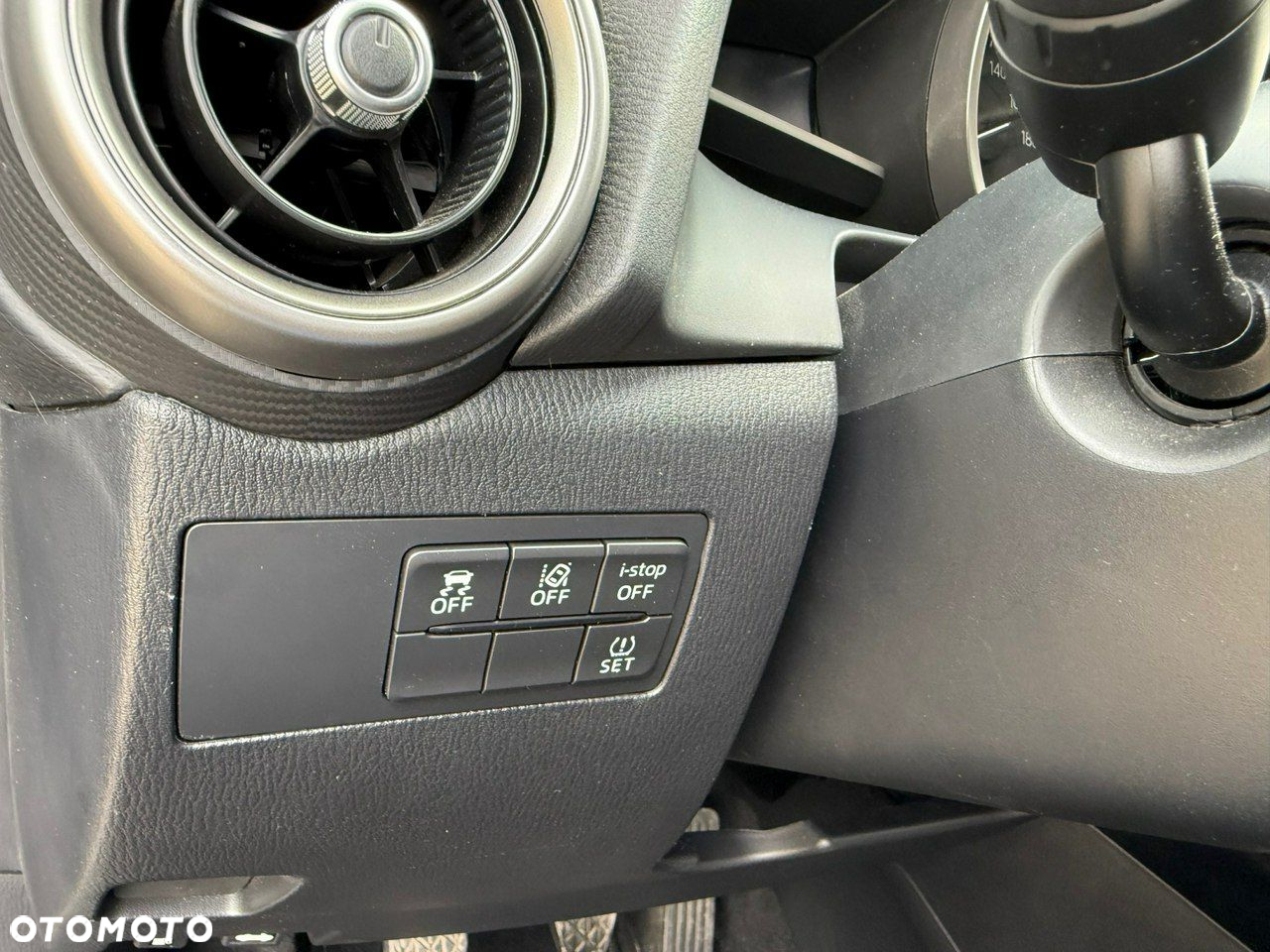 Mazda 2 - 16