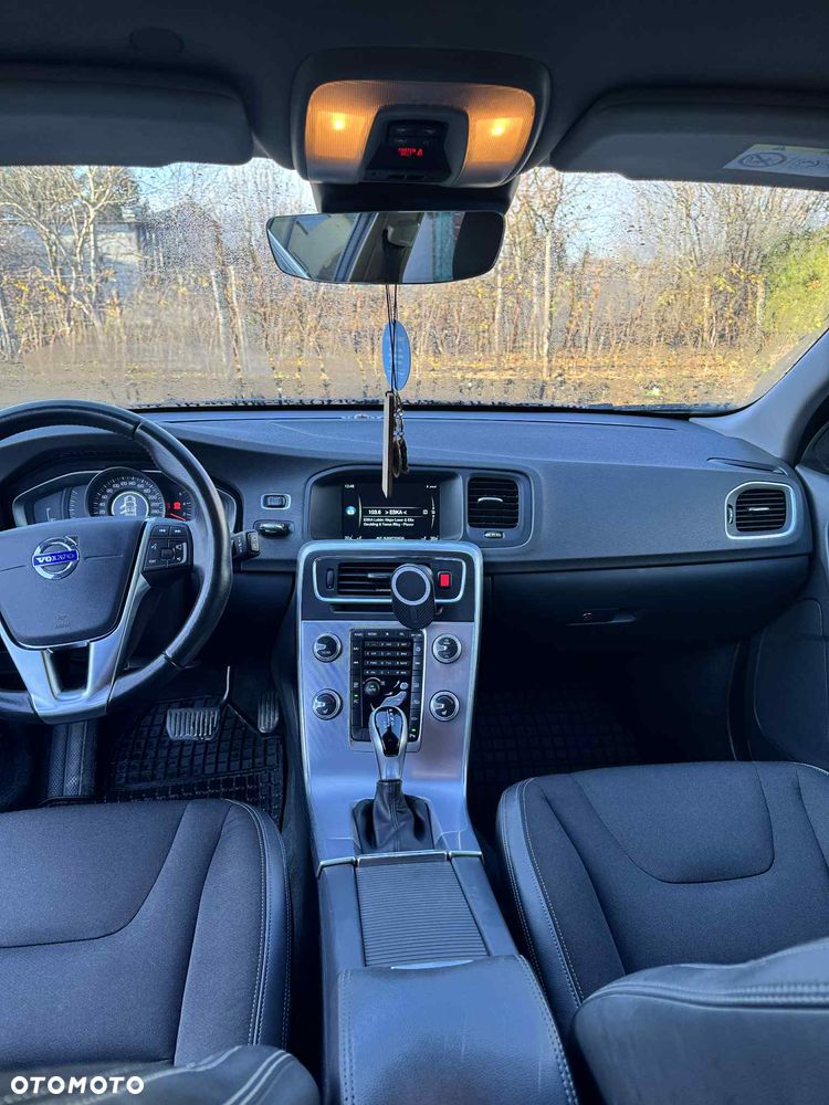 Volvo V60 D2 Geartronic Momentum - 11