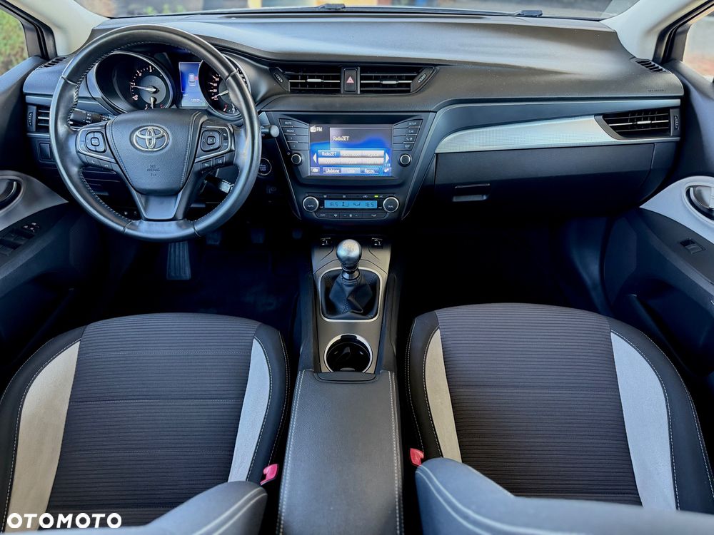 Toyota Avensis 2.0 D-4D Prestige - 12