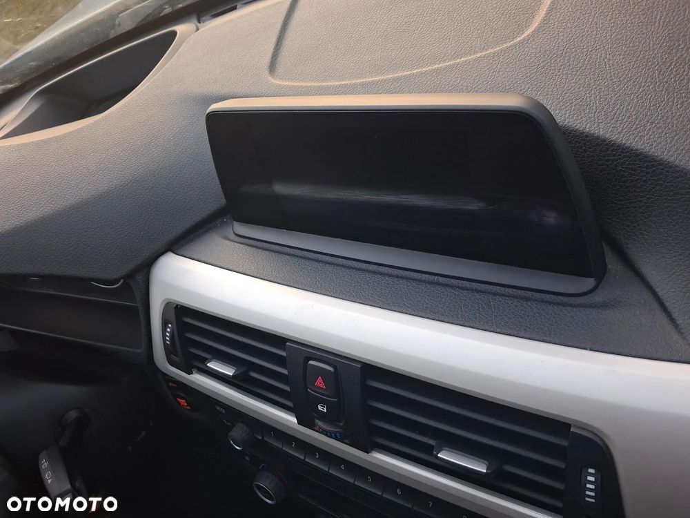 BMW Seria 3 325d M Sport - 8