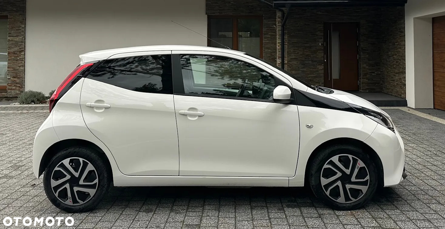 Toyota Aygo x-clusiv - 6