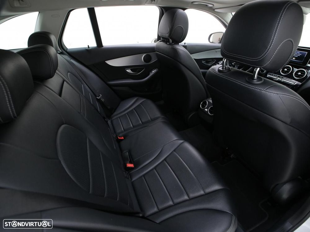 Mercedes-Benz C 200 - 11