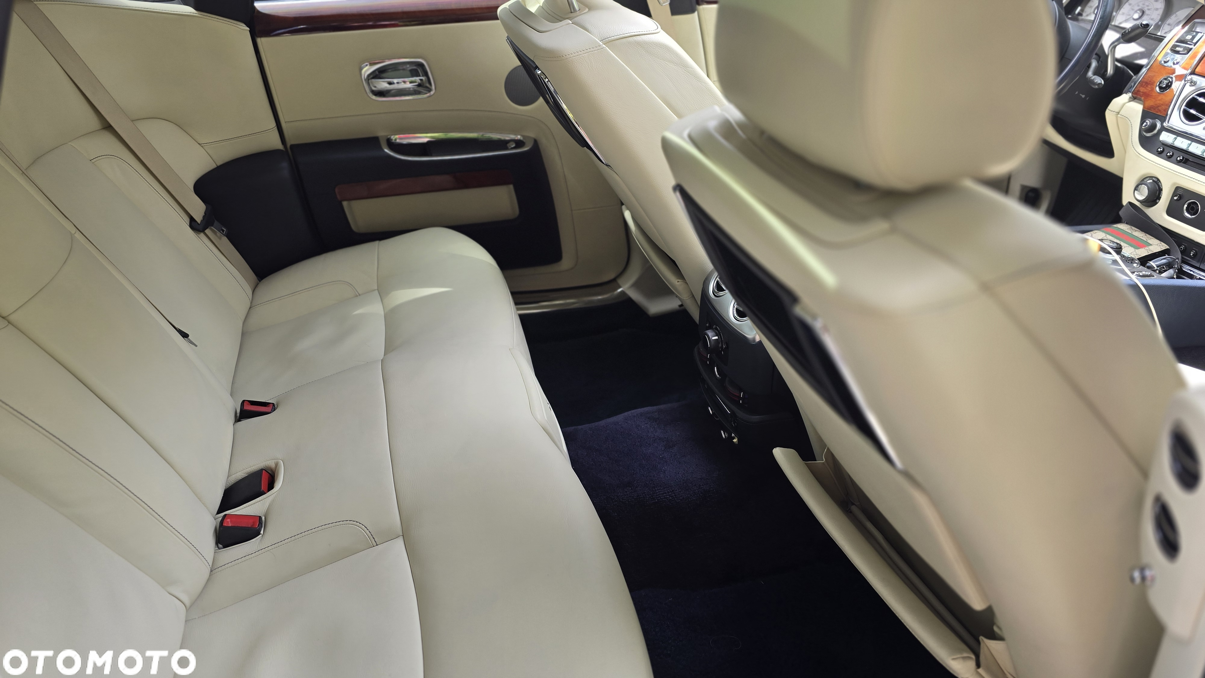 Rolls-Royce Ghost - 30