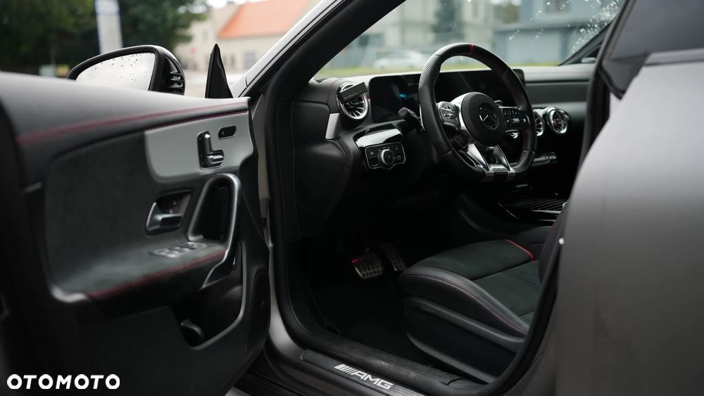 Mercedes-Benz CLA - 31