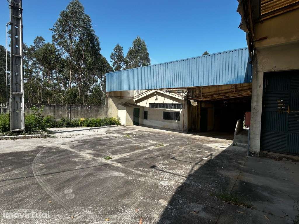 Armazém em São Martinho da Gândara, Oliveira de Azeméis - Grande imagem: 5/31