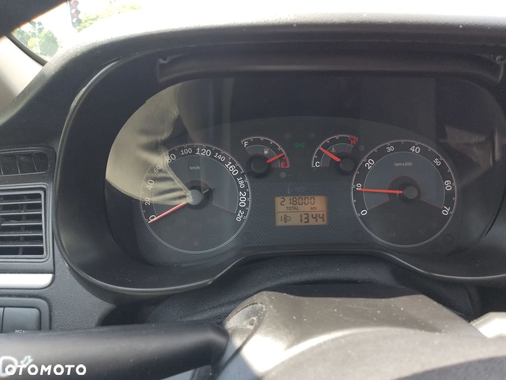 Fiat Linea 1.4 Dynamic - 4