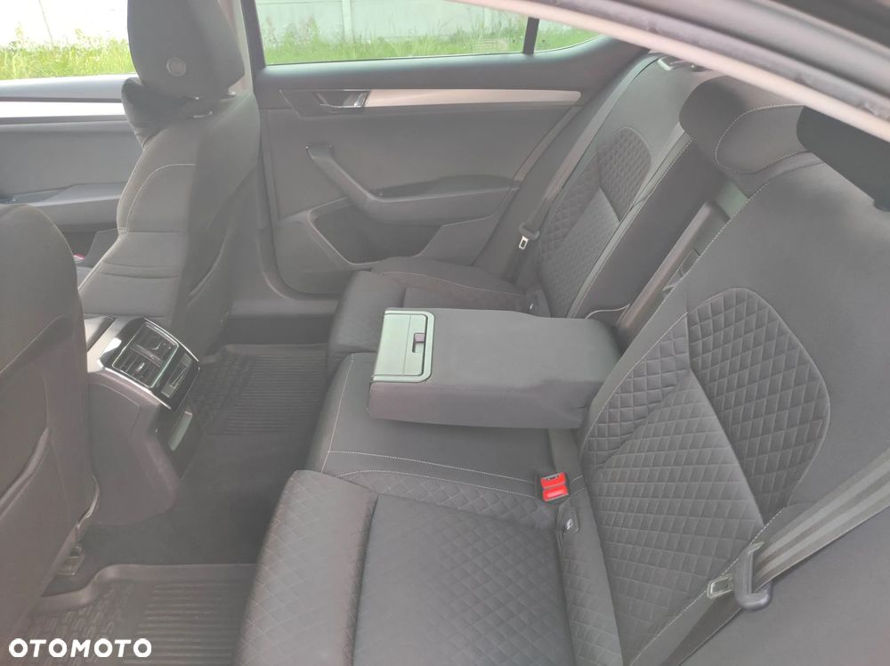 Skoda Superb 2.0 TDI SCR Ambition - 20