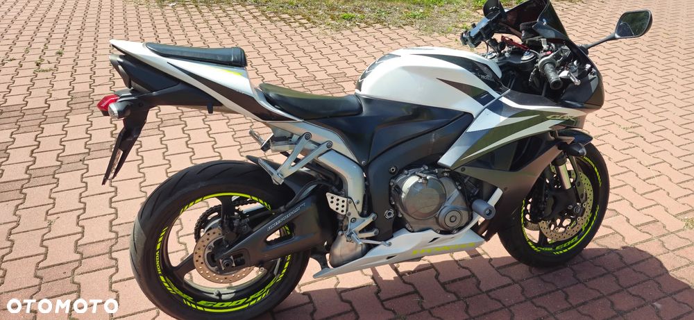 Honda CBR - 3